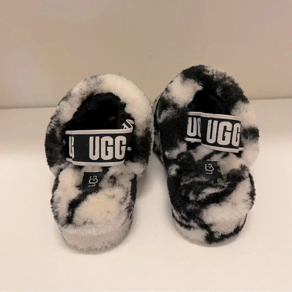 UGG Fluff Yeah Slide Marble Slipper Sandal in Black and White cozy - Picture 6 of 10
